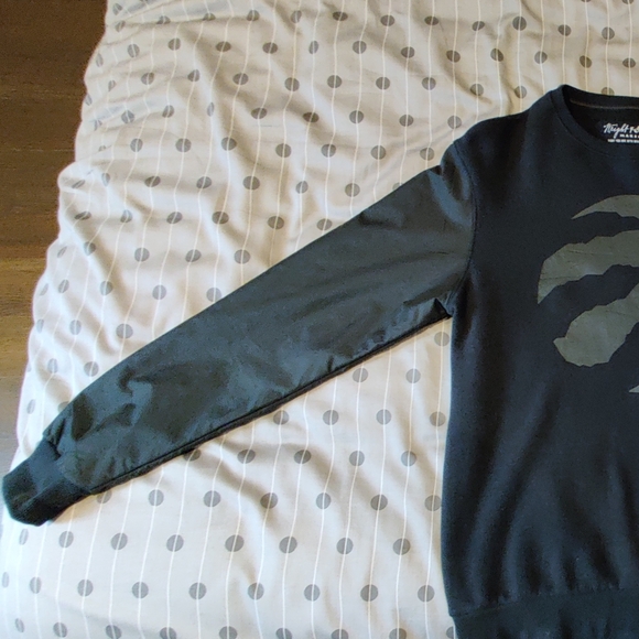 Raptors Claw Logo Limited Crew Neck Sweatshirt - Picture 4 of 6